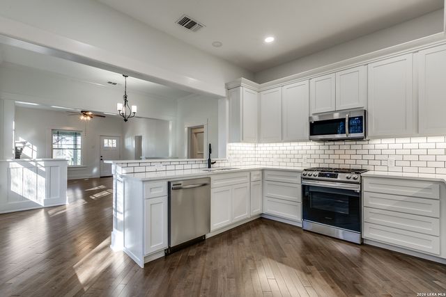 204 Queen Anne, San Antonio, TX 78209