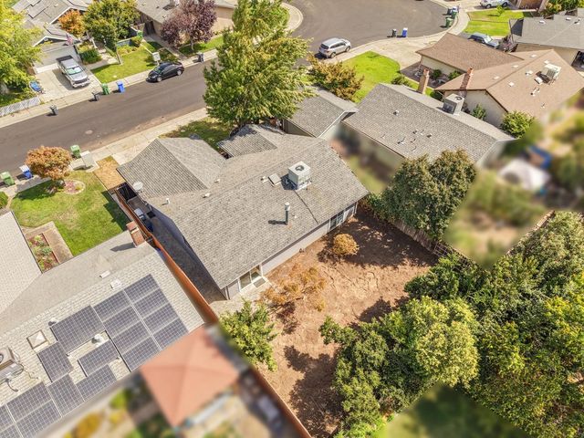 114 Evelyn Ct, Woodbridge, CA 95258