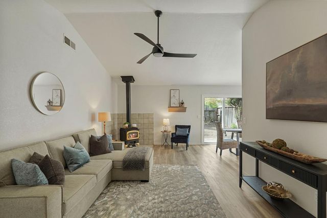 114 Evelyn Ct, Woodbridge, CA 95258