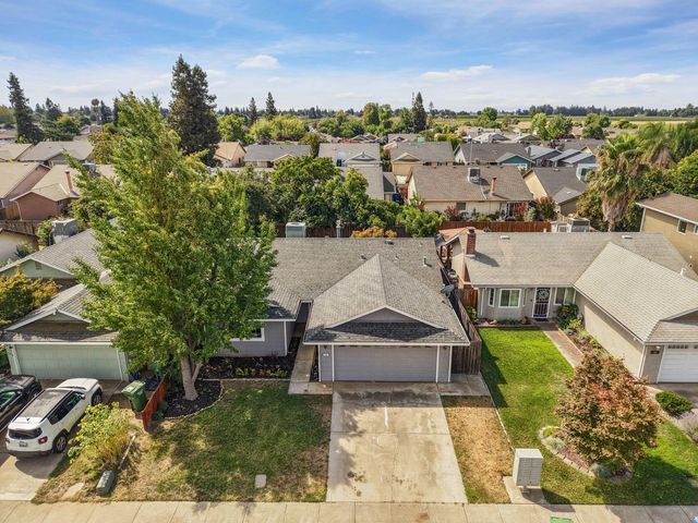 114 Evelyn Ct, Woodbridge, CA 95258