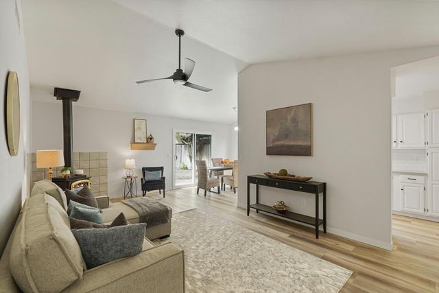 114 Evelyn Ct, Woodbridge, CA 95258