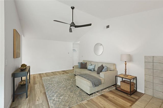 114 Evelyn Ct, Woodbridge, CA 95258