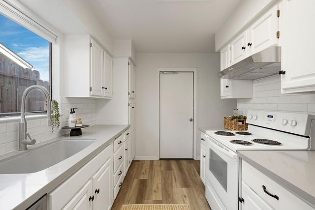114 Evelyn Ct, Woodbridge, CA 95258