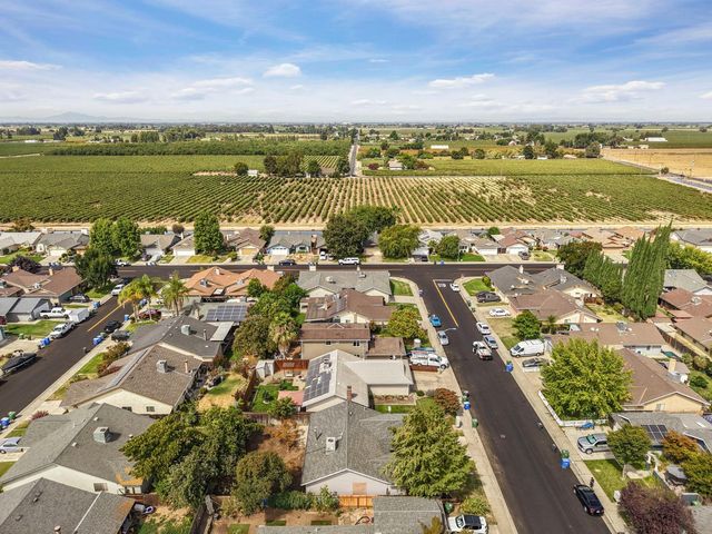 114 Evelyn Ct, Woodbridge, CA 95258