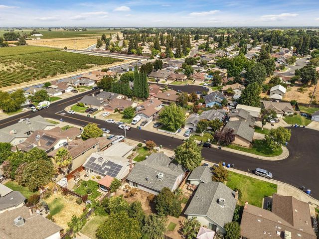 114 Evelyn Ct, Woodbridge, CA 95258