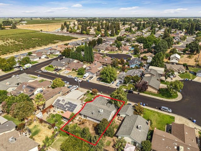 114 Evelyn Ct, Woodbridge, CA 95258