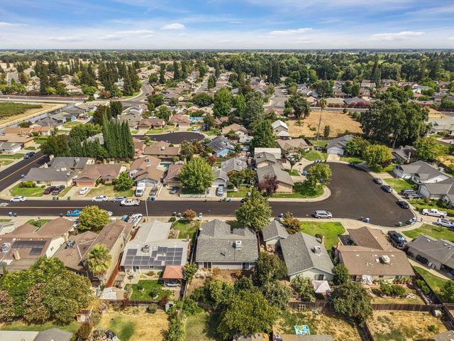 114 Evelyn Ct, Woodbridge, CA 95258
