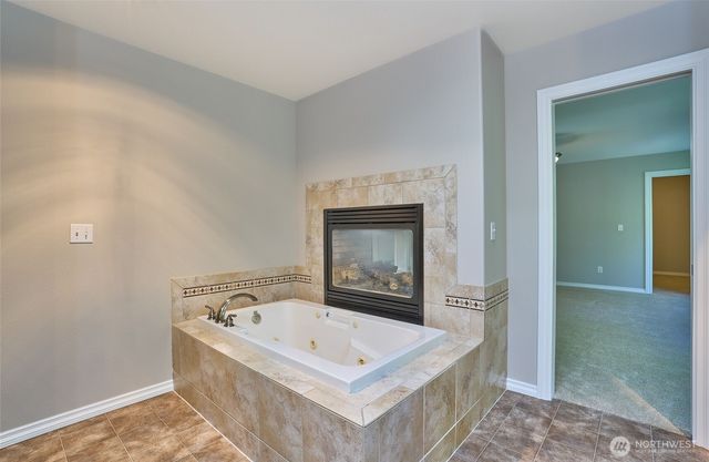 11912 SE 240th Place, Kent, WA 98030
