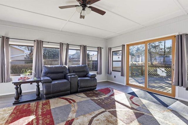 907 E FLORIDA AVENUE, Appleton, WI 54911