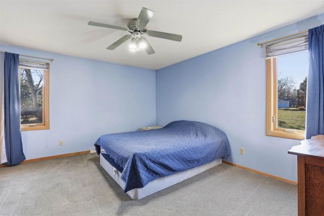 907 E FLORIDA AVENUE, Appleton, WI 54911