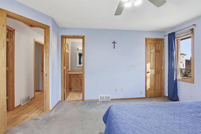 907 E FLORIDA AVENUE, Appleton, WI 54911