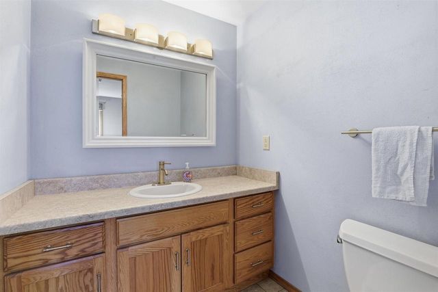 907 E FLORIDA AVENUE, Appleton, WI 54911