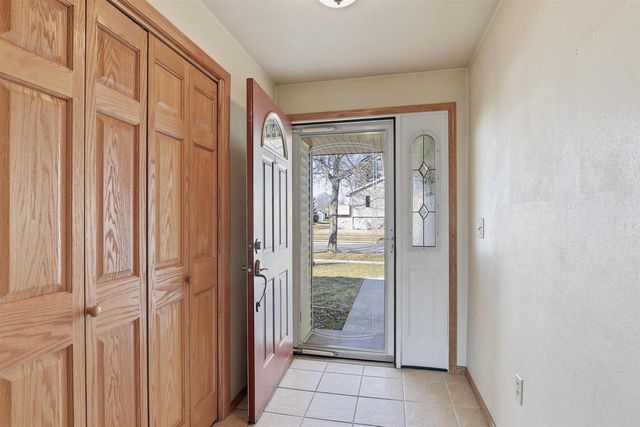 907 E FLORIDA AVENUE, Appleton, WI 54911