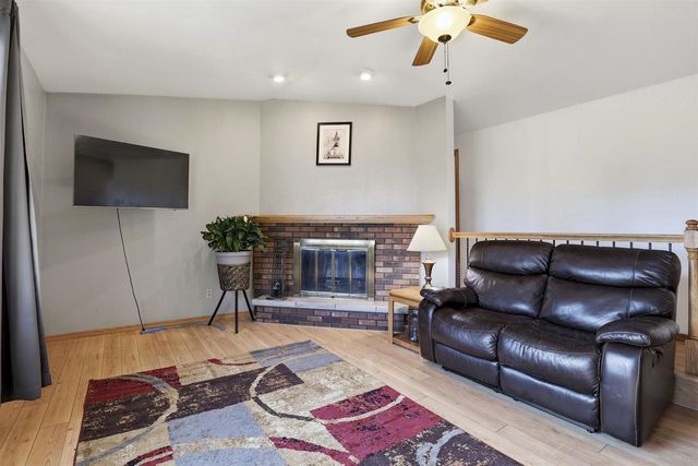907 E FLORIDA AVENUE, Appleton, WI 54911