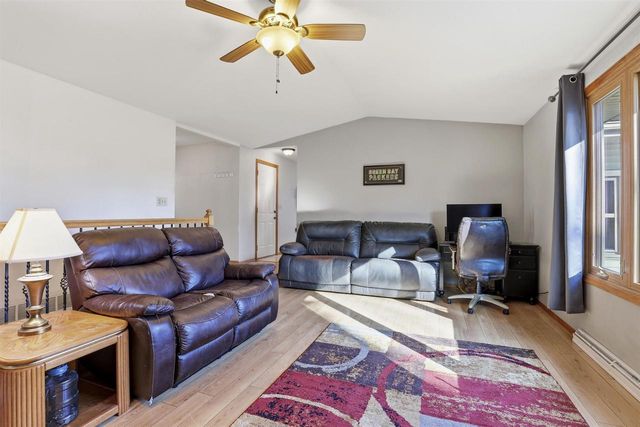 907 E FLORIDA AVENUE, Appleton, WI 54911