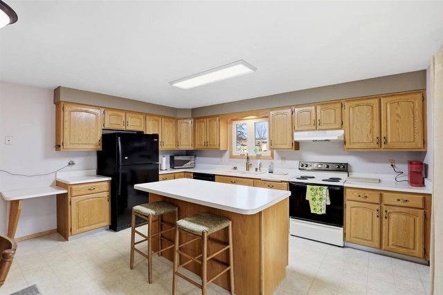 907 E FLORIDA AVENUE, Appleton, WI 54911