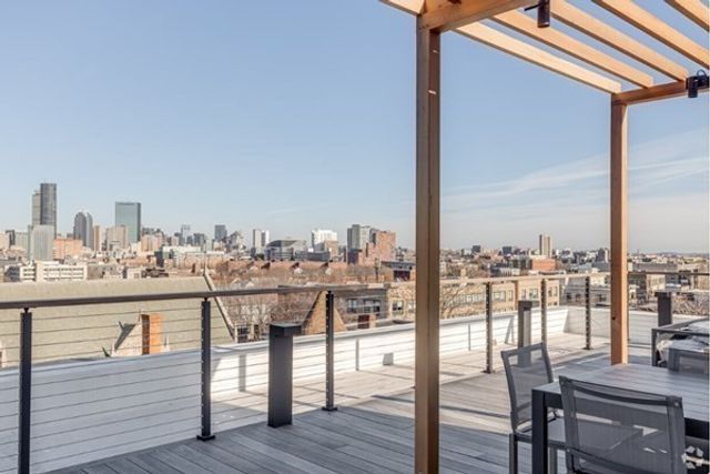 9-11 Burney 404, Boston, MA 02120
