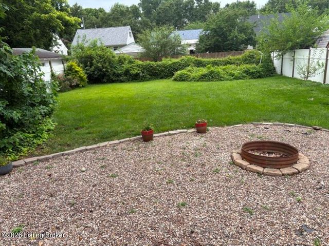 2707 Gardiner Ln, Louisville, KY 40205