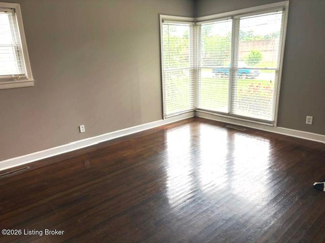 2707 Gardiner Ln, Louisville, KY 40205