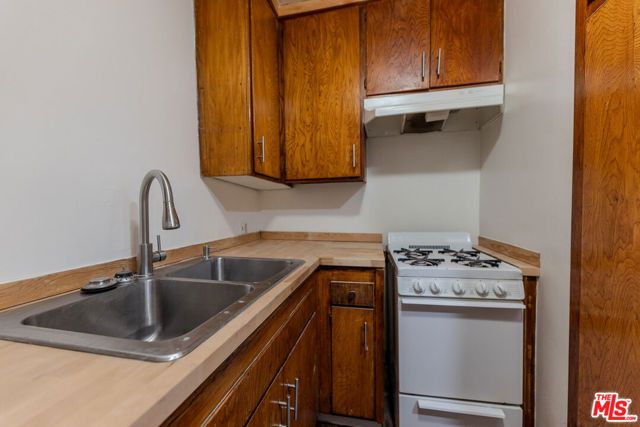 275 Lucas Avenue 4, Los Angeles, CA 90026