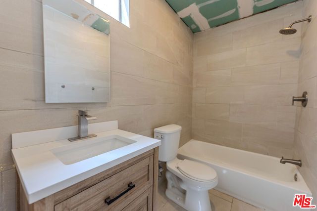 275 Lucas Avenue 4, Los Angeles, CA 90026
