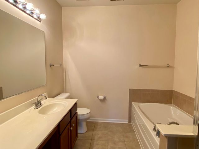 1587 Millbrook Drive 1587, Algonquin, IL 60102