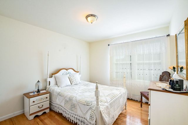 92 Tarkiln Pl, New Bedford, MA 02745
