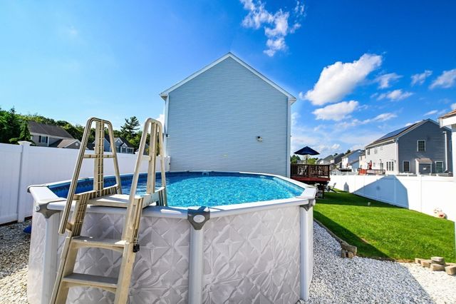92 Tarkiln Pl, New Bedford, MA 02745