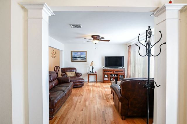 92 Tarkiln Pl, New Bedford, MA 02745