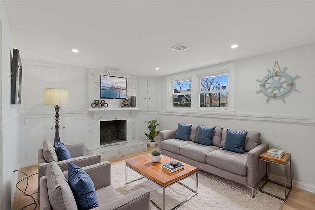 607 Turnpike St, Stoughton, MA 02072