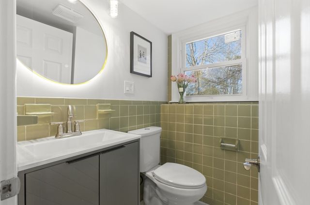 607 Turnpike St, Stoughton, MA 02072