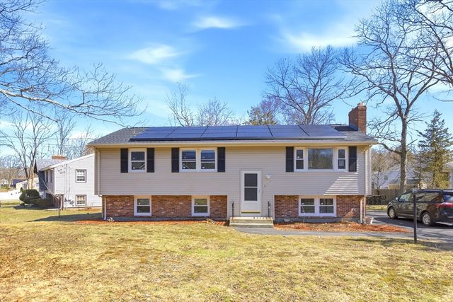 607 Turnpike St, Stoughton, MA 02072