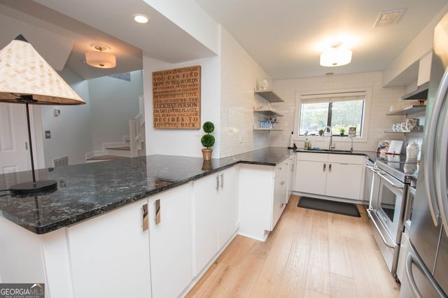 8 Northlake Circle, Peachtree City, GA 30269