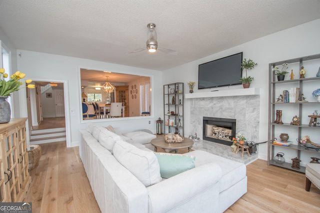 8 Northlake Circle, Peachtree City, GA 30269