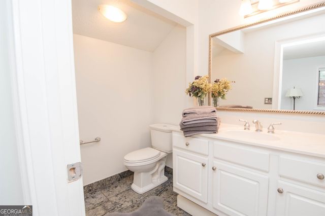 8 Northlake Circle, Peachtree City, GA 30269