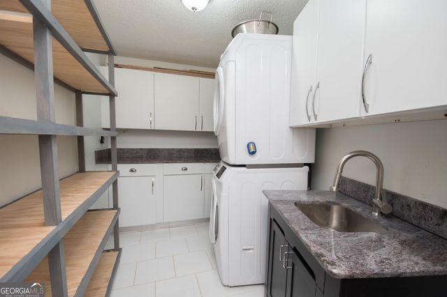 8 Northlake Circle, Peachtree City, GA 30269