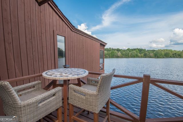 8 Northlake Circle, Peachtree City, GA 30269