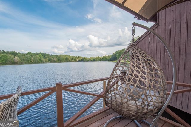 8 Northlake Circle, Peachtree City, GA 30269