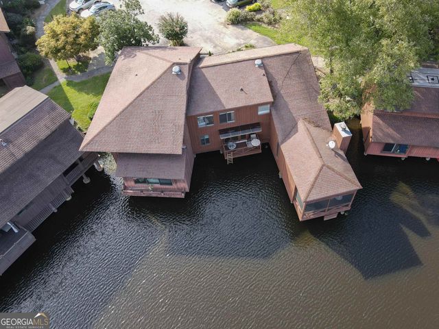 8 Northlake Circle, Peachtree City, GA 30269