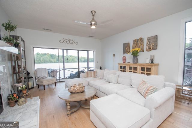 8 Northlake Circle, Peachtree City, GA 30269