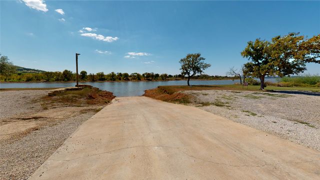 1050 Spotted Owl Court, Graford, TX 76449