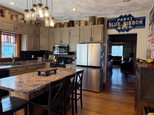 1202 1st Center Avenue, Brodhead, WI 53520