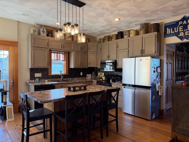 1202 1st Center Avenue, Brodhead, WI 53520