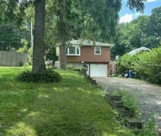 339 Hartman Court, South Elgin, IL 60177