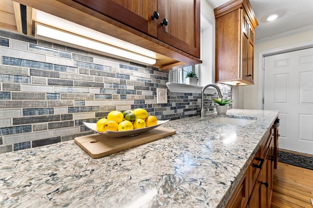 24 Glen St 1, Somerville, MA 02145