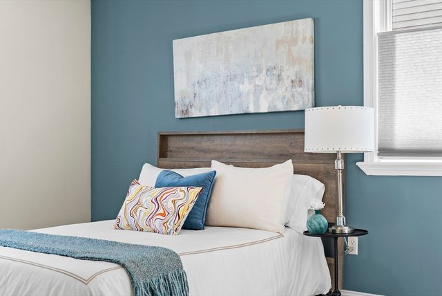 24 Glen St 1, Somerville, MA 02145