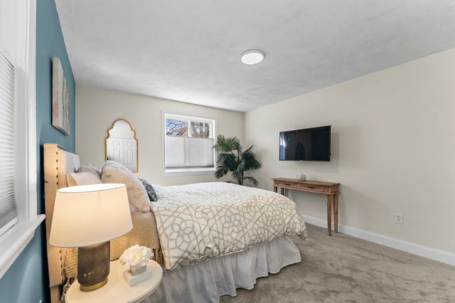 24 Glen St 1, Somerville, MA 02145