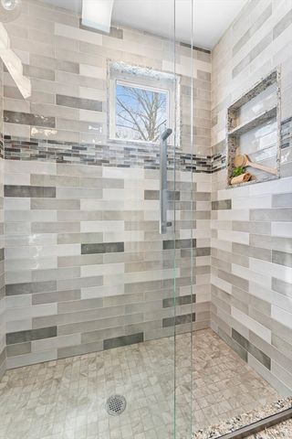 24 Glen St 1, Somerville, MA 02145