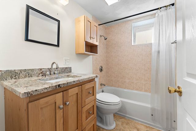 24 Glen St 1, Somerville, MA 02145