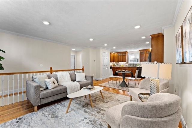 24 Glen St 1, Somerville, MA 02145